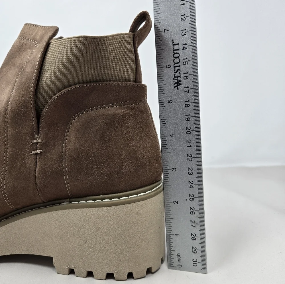 DV Dolce Vita Rielle Women's Boots Sz 9M Tan Faux Suede Chunky Sole Winter Wear